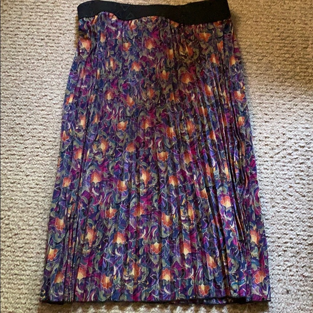 ⭐️Everything must go! ⭐️ Floral LuLaRoe long skirt